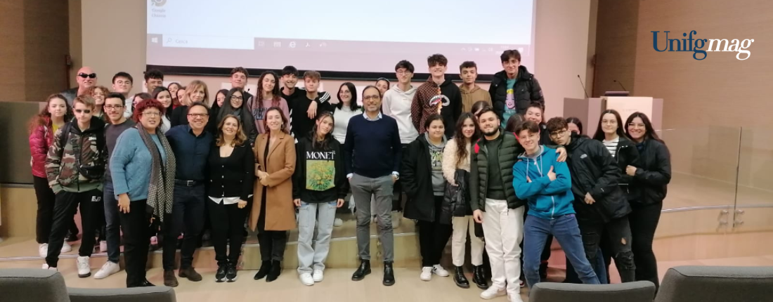 gruppo di ragazzi di scuola