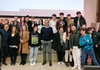 gruppo di ragazzi di scuola